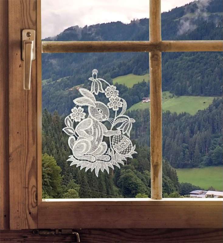Osterfensterbild in weiß mit Osterhase