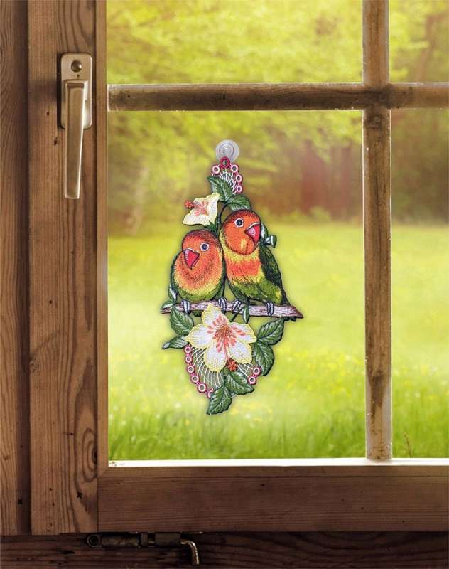 Spitzenbild Rosenköpfchen am Fenster