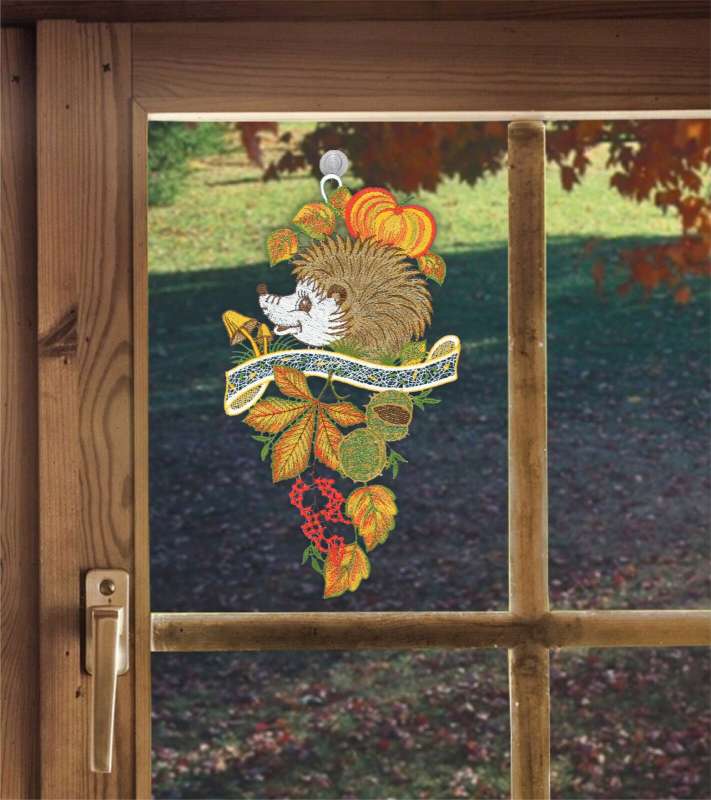 Fensterbild für den Herbst Herbstigel Herbstdeko aus Plauener Spitze 