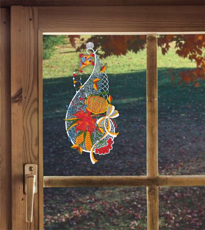 Fensterbild Herbstfrüchte am Fenster dekoriert