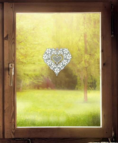 Fensterbild Herz dekoriert