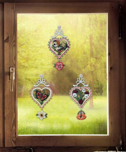 Spitzen-Fensterbilder Frühlings-Herzen dekoriert