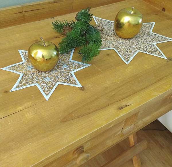 silberne weihnachtliche Tischdeko